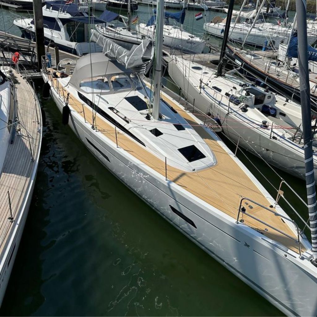 Italia yacht 12.98